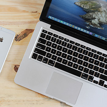 她说“别拍了”,但镜头还在